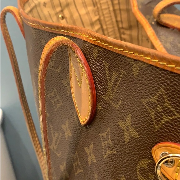 Please help does this look authentic!!❗️ - Picture 4 of 7